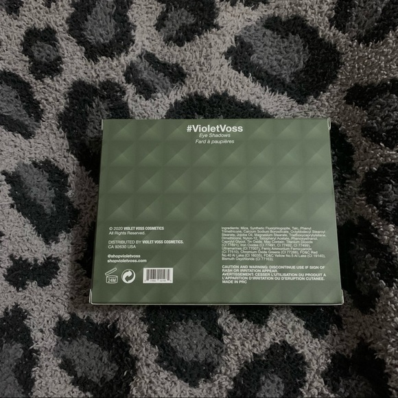 Violet Voss Olive you forever eyeshadow palette - Picture 5 of 6